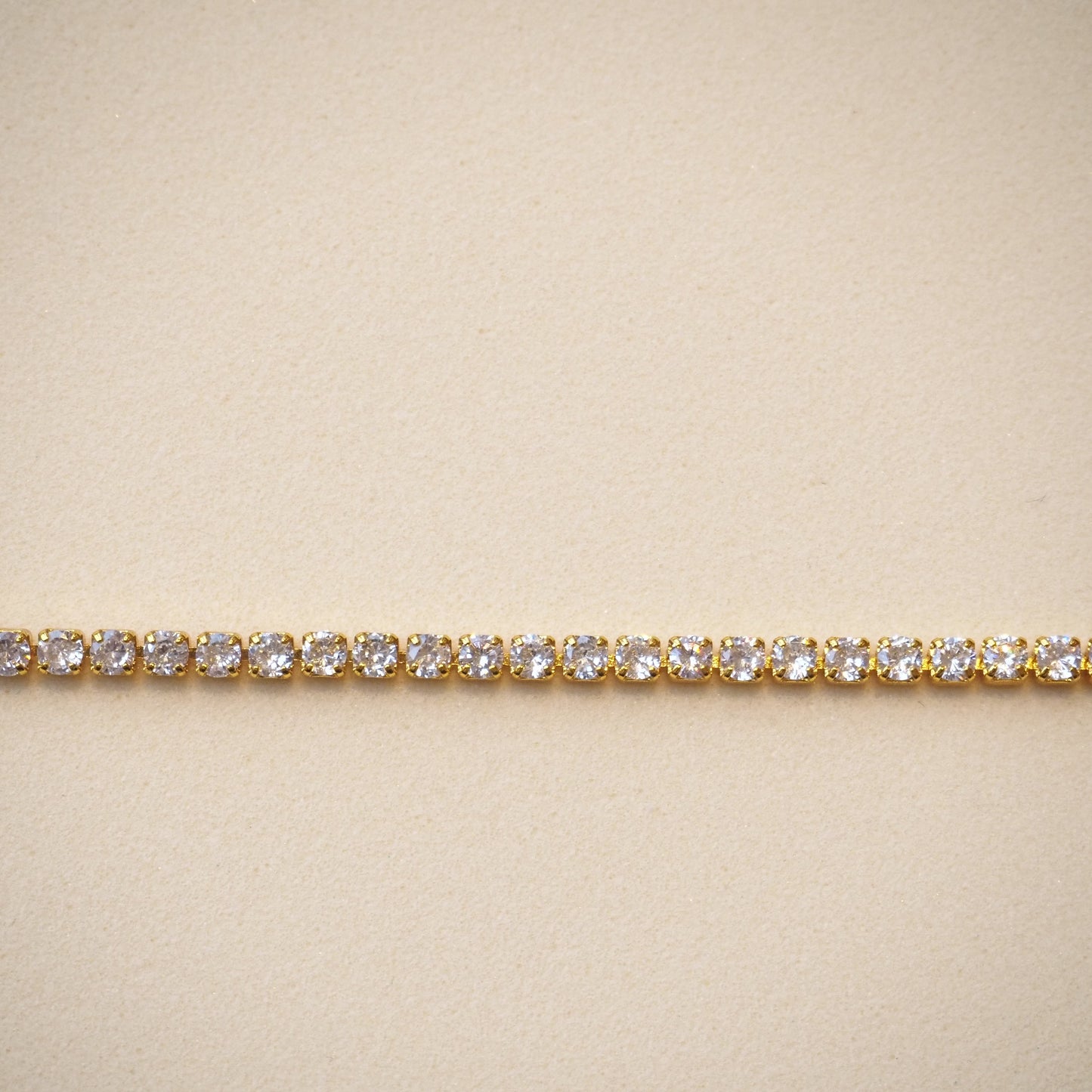 Elegant tennis bracelet